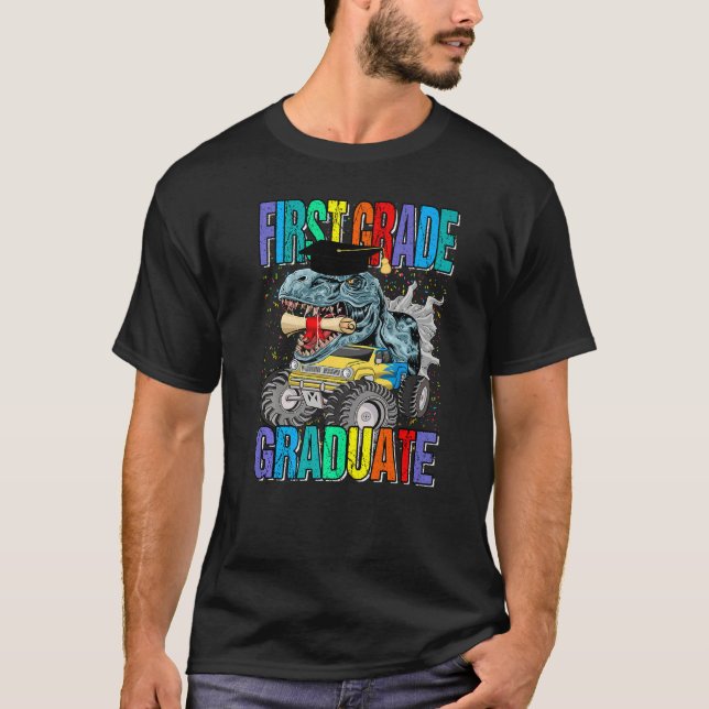 First Grade Graduate Monster Truck Dinosaur Gradua T Shirt (Framsida)