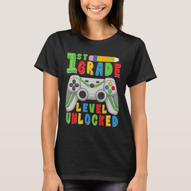 First Grade Level Unlocked Ck To School Gamer Boys T Shirt (Framsida)