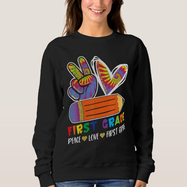 First Grade Teacher Student Peace Love Back to Sch T Shirt (Framsida)