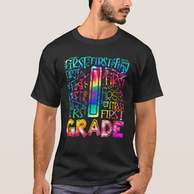 First Grade Tie Dye 1st Grade Back To School Teach T Shirt (Framsida)