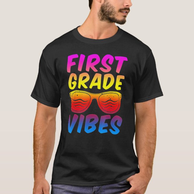 First Grade Vibes First Day Of 1st Grade Kids Back T Shirt (Framsida)