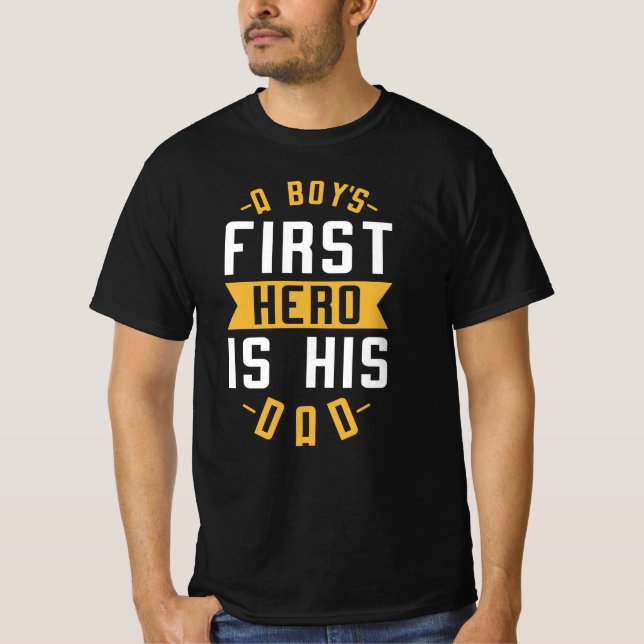 First Hero - Far & Son Bond T Shirt (Framsida)