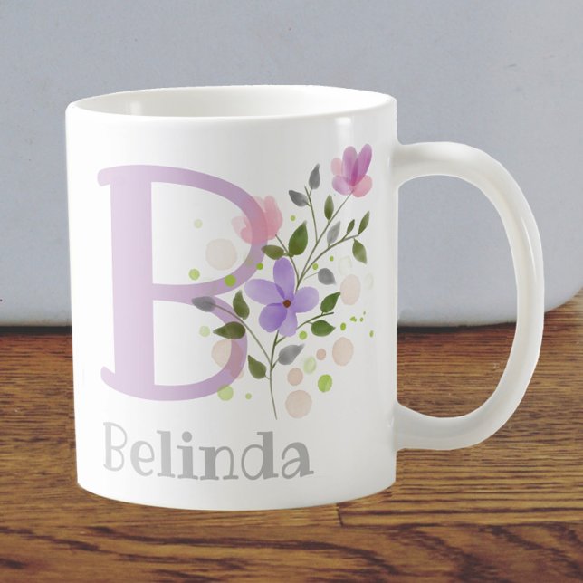 First Initial Plus Namn Belinda med Flowers Kaffemugg (Skapare uppladdad)