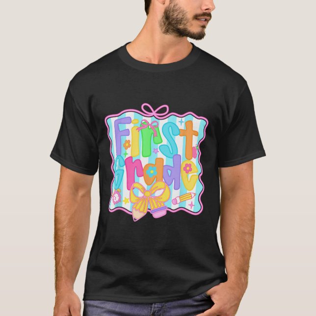 First Klass Girls Back to school Bow Cute Coquette T Shirt (Framsida)