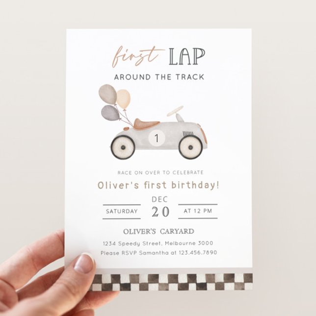 First Lap Beige Race Car & Balloons 1st Birthday Inbjudningar (Skapare uppladdad)