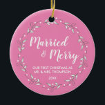 "First Noel Tillsammans: "Married and Merry Person Julgransprydnad Keramik<br><div class="desc">Fira din första jul som ett gift par med vårt prydnadsföremål "First Noel Together", en sofistikerad och elegant keepé. Den här prydnaden innehåller den hjärtslitande frasen "gift och ära" på framsidan, som perfekt fångar glädjen och kärlek på din nya resa tillsammans. Mot en bakgrund av en rosa av eleganten är...</div>