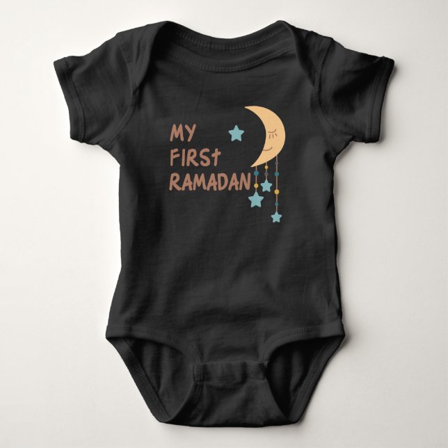 First Ramadan Baby Bodykosti - Muslim Newborn Gift T Shirt (Framsida)