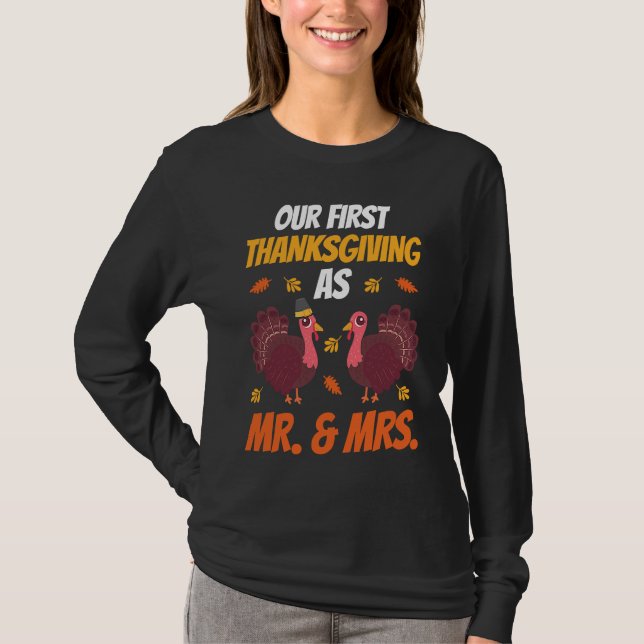 First Thanksgiving As Mr and Mrs  Thanksgiving Fam T Shirt (Framsida)
