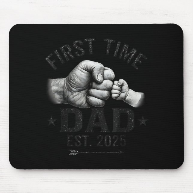 First Time Dad Est 2025 Fist Bump New Dad Father's Musmatta (Framsidan)