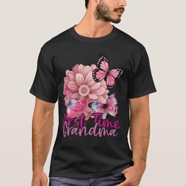 First Time Grandma 2023 Mother s Day 2023 Butterfl T Shirt (Framsida)