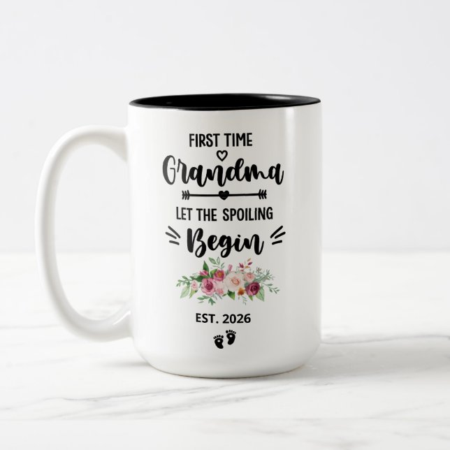 First Time Grandma Mug Personalized with Est Year, Två-Tonad Mugg (Vänster)