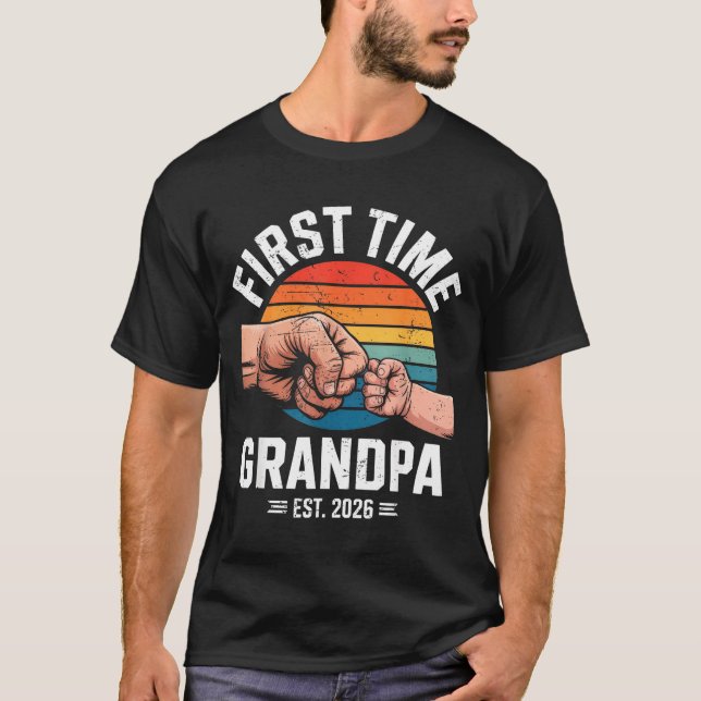 First Time Grandpa Est 2026 Baby Announcement Grea T Shirt (Framsida)