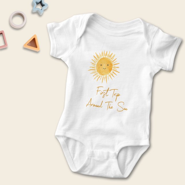 First Trip Around The Sun  T Shirt (Skapare uppladdad)