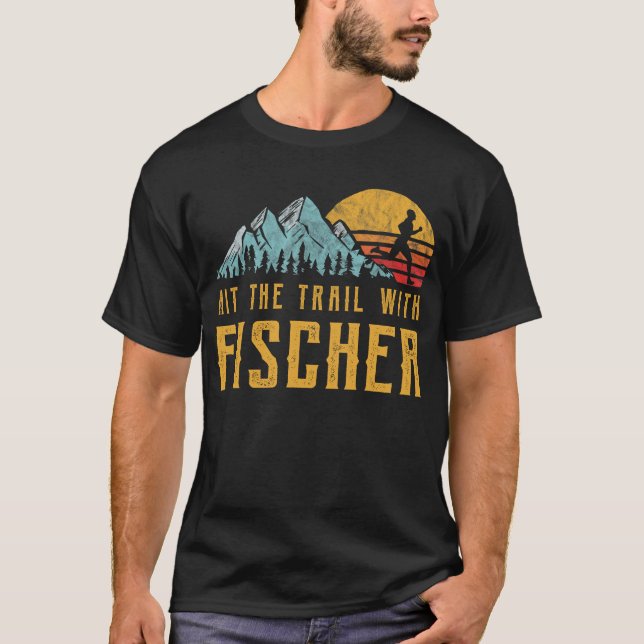 FISCHER-familjen som opererar - Slå spåret med FIS T Shirt (Framsida)