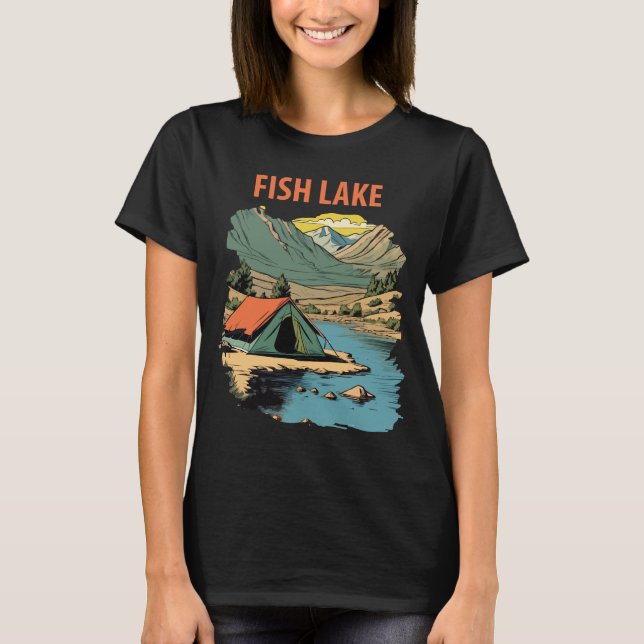 Fish Lake Mountain Cabin Blue Resa T Shirt (Framsida)