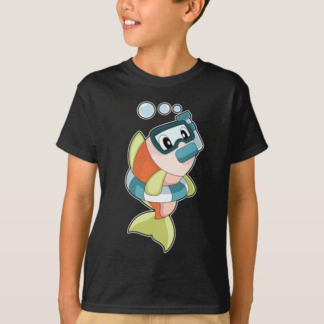 Fish Swimming Snorkel T Shirt (Framsida)