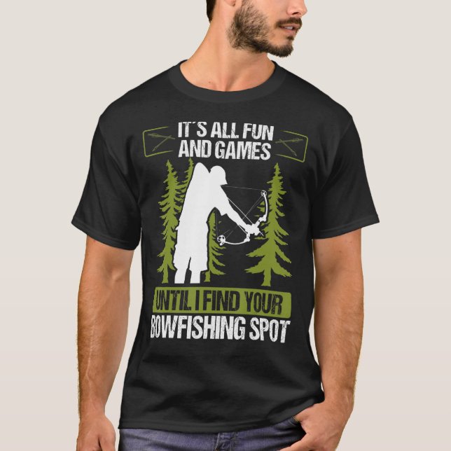 Fisherman Airboat Bowfishing Spots Funny Bowfisher T Shirt (Framsida)