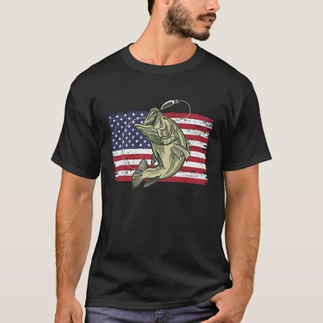Fishing Big Bass US American Flag Hooked Bass Fish T Shirt (Framsida)