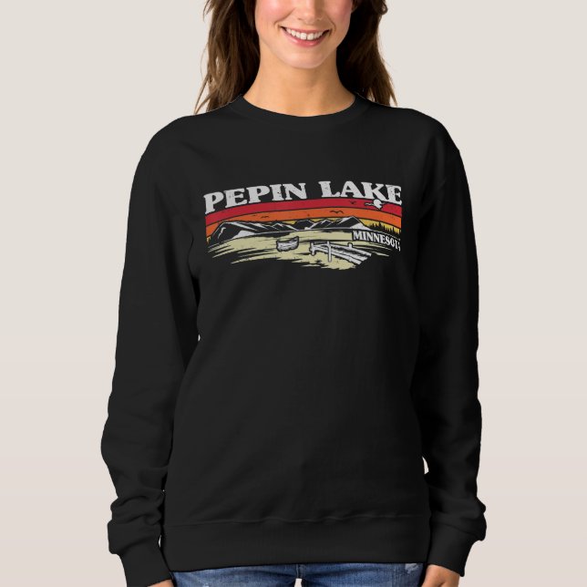 Fishing Boating Camping Lake Vacation Pepin Lake T Shirt (Framsida)