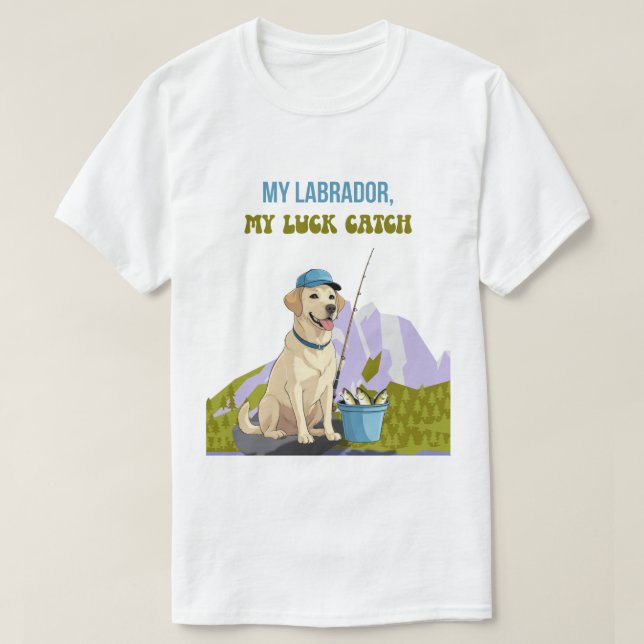 Fishing Buddy – Labrador Retriever Edition T Shirt (Design framsida)