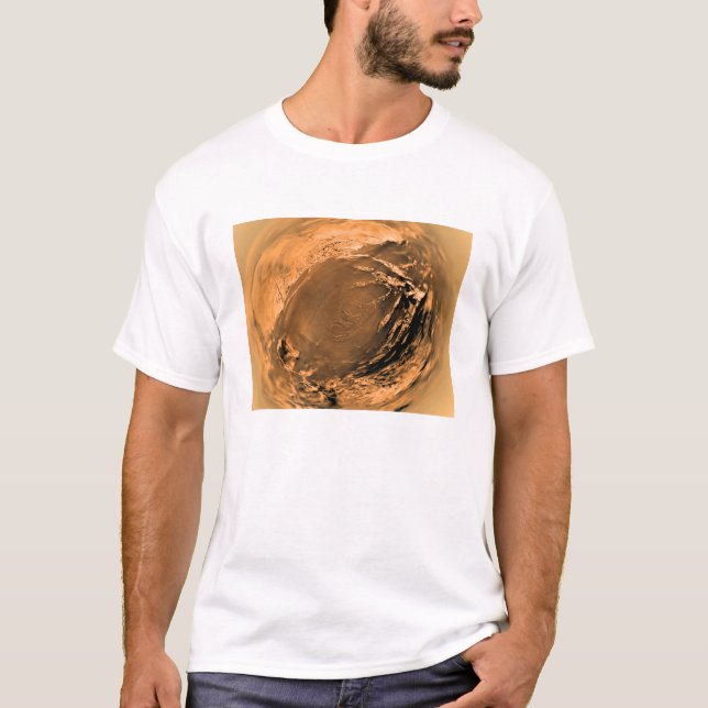 Fisk-öga-vy över Titans Yta T-shirt (Framsida)