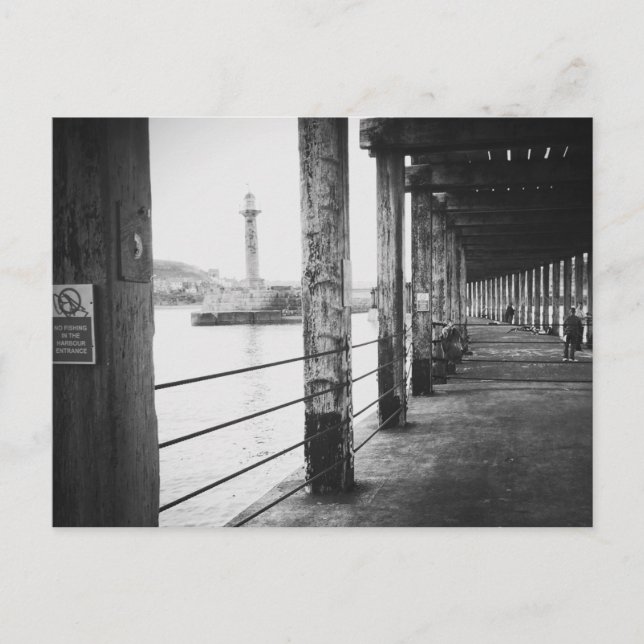 Fiskare under den Whitby pir, Whitby, norr Yorks. Vykort (Framsida)