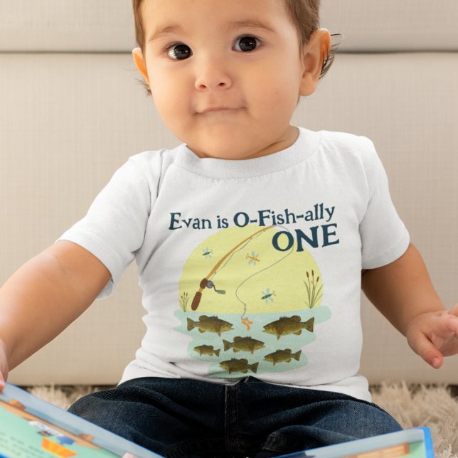 Fiske en Barns första födelsedag Smallmouth Bass T Shirt (Skapare uppladdad)