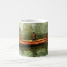 Fiske från kanot (fiskare i träbåt)