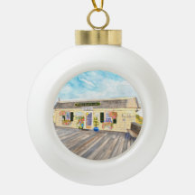 Fiske i Pier Grille Ceramic Boll Ornament
