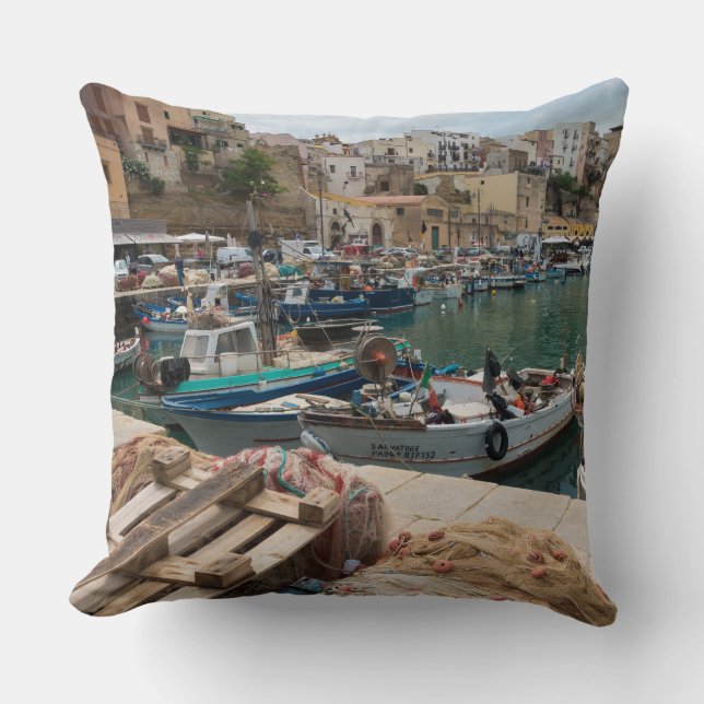 Fiskebåtar i den Castellammare del Golfo porten Kudde (Framsida)