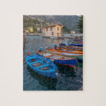 Fiskebåtar vid Sjö i Riva del Garda-Italien Pussel<br><div class="desc">Det här scenpusslet har färgstarka fiskebåtar på sjö vid Riva del Garda i Italien #ships #Fishingships #sjö #vatten #liggande #jigszle #puzzle #jigsawpuzzle #gifts #roligt #stockingstuffers #Gamnature #nature</div>