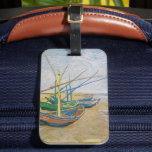 Fiskebåtar | Vincent Van Gogh Luggage Tag Bagagebricka<br><div class="desc">Fiskebåtar vid stranden vid Saintes-Maries (1888) av den nederländske postimponerande konstnären Vincent Van Gogh. Originalteckningar är en olja på sjölandskapet på arbetsytan som målar upp flera fiskebåtar på havets strand. Använda verktygen för att lägga till anpassningsbar eller anpassa bilden.</div>