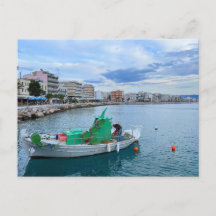 Fiskefartyg i hamnkorint Grekland