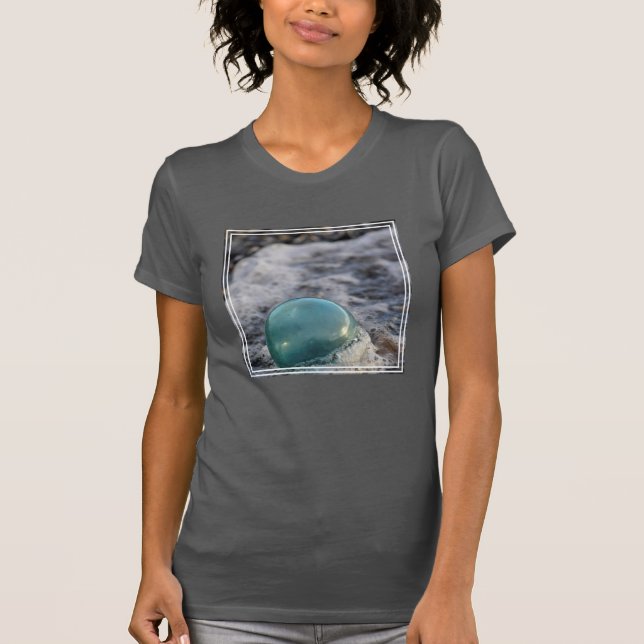Fiskefloat omgiven av bränningar t shirt (Framsida)