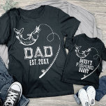 Fiskepoolen Pappa - första datum för Far-matchning T Shirt<br><div class="desc">Fiskepolen med fisk för en fiskare pappa med ett fastställt faderskapsdatum,  främst i typsnitt.</div>