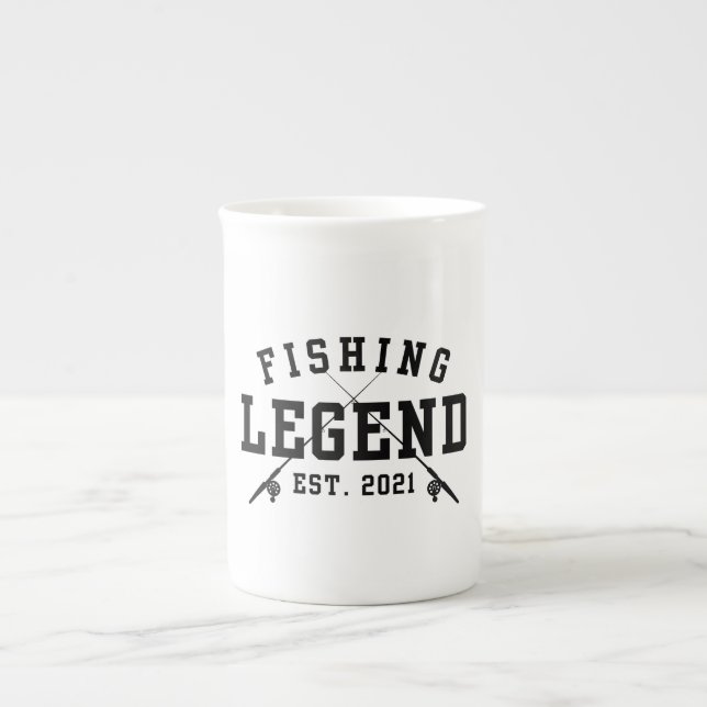 Fisklegend etablerad 2021 benporslin mugg (Framsidan)