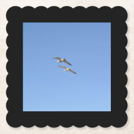 Fiskmås med hög flykt - underlägg papper