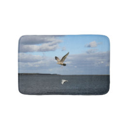 Fiskmåsar i flyg badrumsmatta