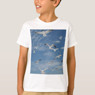 Fiskmåsar i flyg t-shirt