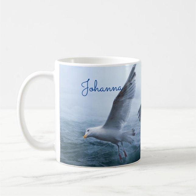 Fiskmåsar över havet kaffemugg (Vänster)