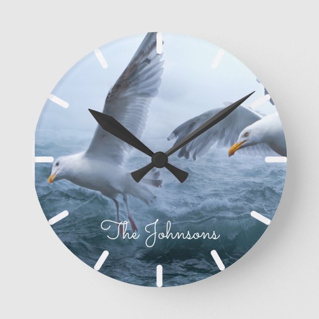 Fiskmåsar över havet rund klocka (Framsida)