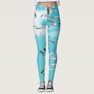 Fiskmåsar som flyger över Himlar oceanen Tema Leggings