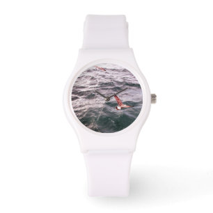 FISKMÅSAR SOM FLYTER ÖVER HAVET VÅGAR ARMBANDSUR
