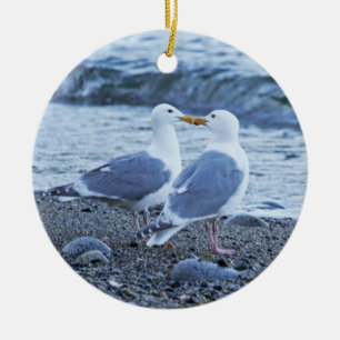 Fiskmåsar som kysser på strandfotoet julgransprydnad keramik