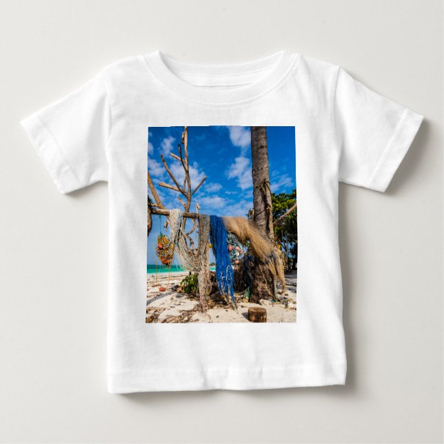 Fisknät som torkar på stranden t shirt (Framsida)
