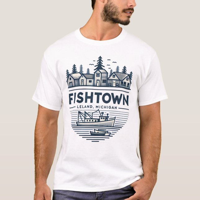 Fiskstad Leland Michigan Vacation T Shirt (Framsida)