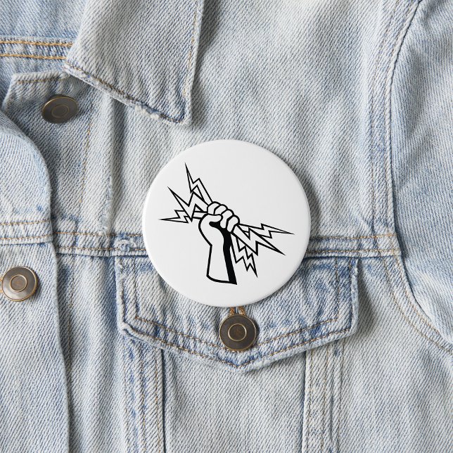 Fist Holding Lightning Bolt Bold Power Knapp (Skapare uppladdad)