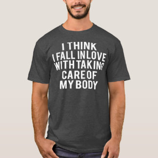 Fitness tar hand om min kropp t shirt