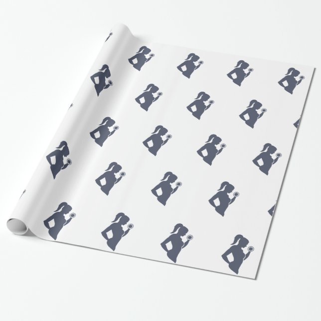 Fitness-tjejen som lyfter dumbbell presentpapper (Utrullad)
