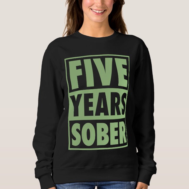 Five Years Sober Recovering 5 Years Sobriety Anniv T Shirt (Framsida)